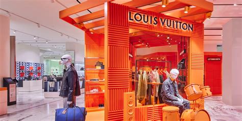 de bijenkorf louis vuitton